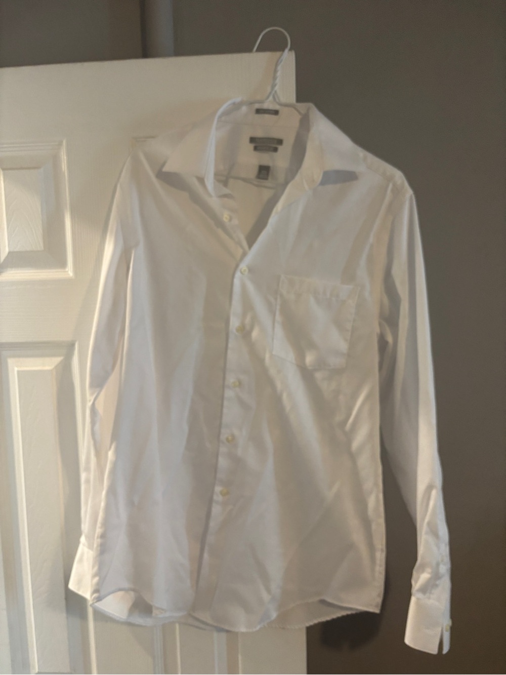 Van Heusen men’s White Long-Sleeve Dress Shirt size 15.5 neck